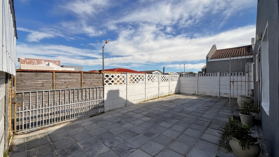 2 Bedroom Property for Sale in Colorado Park Western Cape